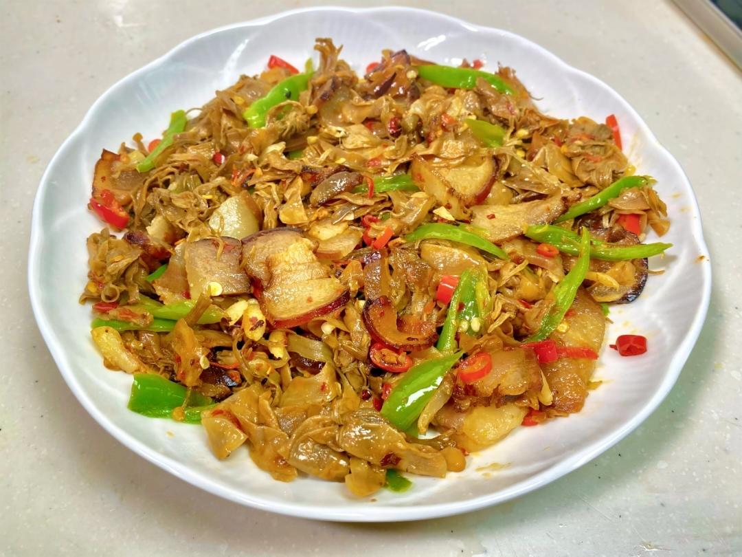 栀子花炒腊肉｜家常好菜