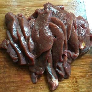 清肝养血的菠菜猪肝粥的做法 步骤4