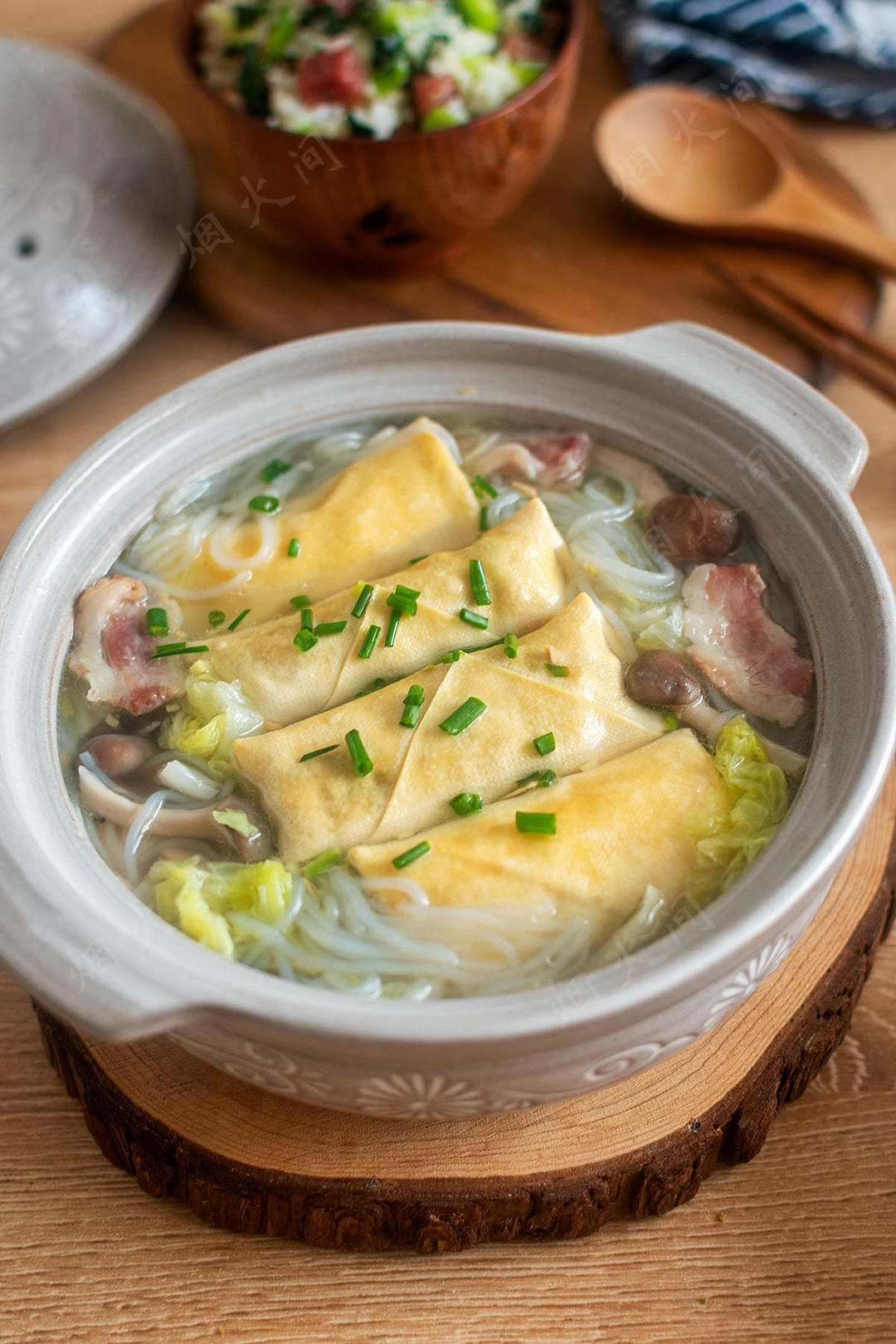 砂锅粉丝百叶包｜冬日暖心家常菜