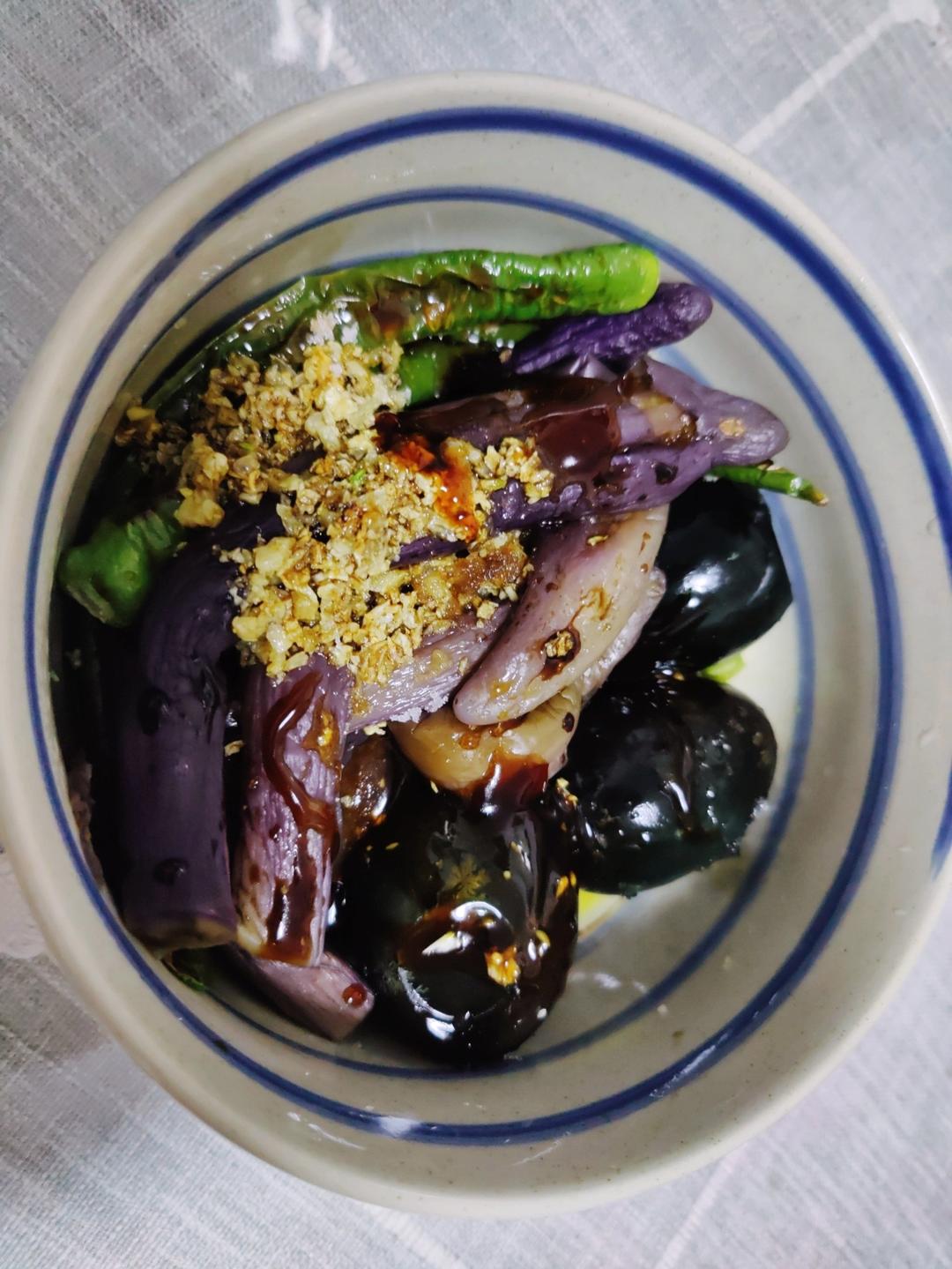 低脂下饭菜——青椒茄子擂皮蛋