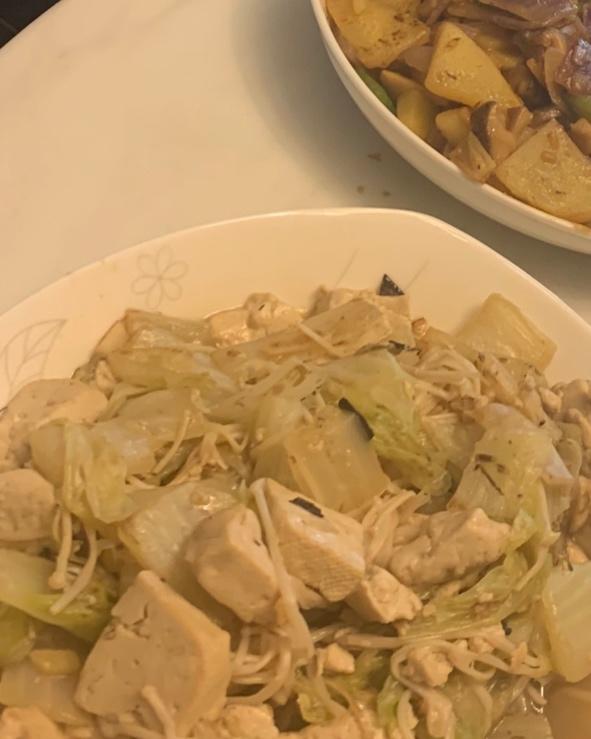 清淡的大白菜炖豆腐