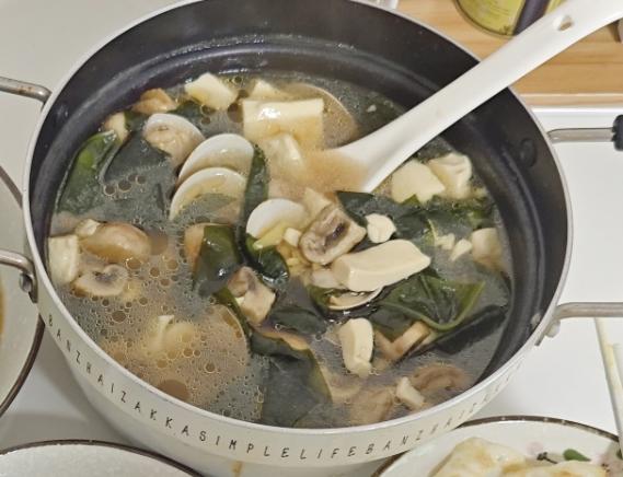 豆腐蘑菇海鲜汤的做法