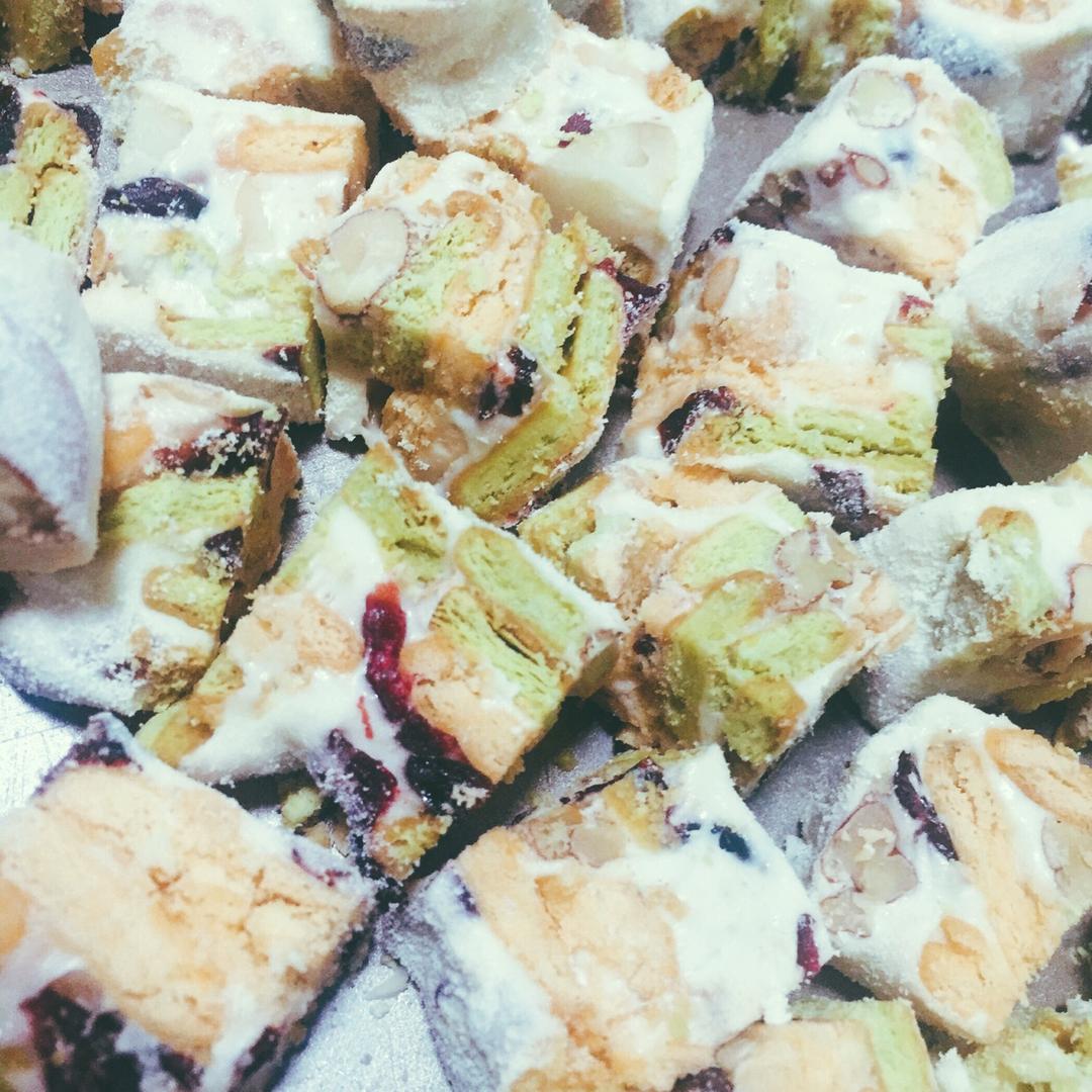 多种口味的雪花酥