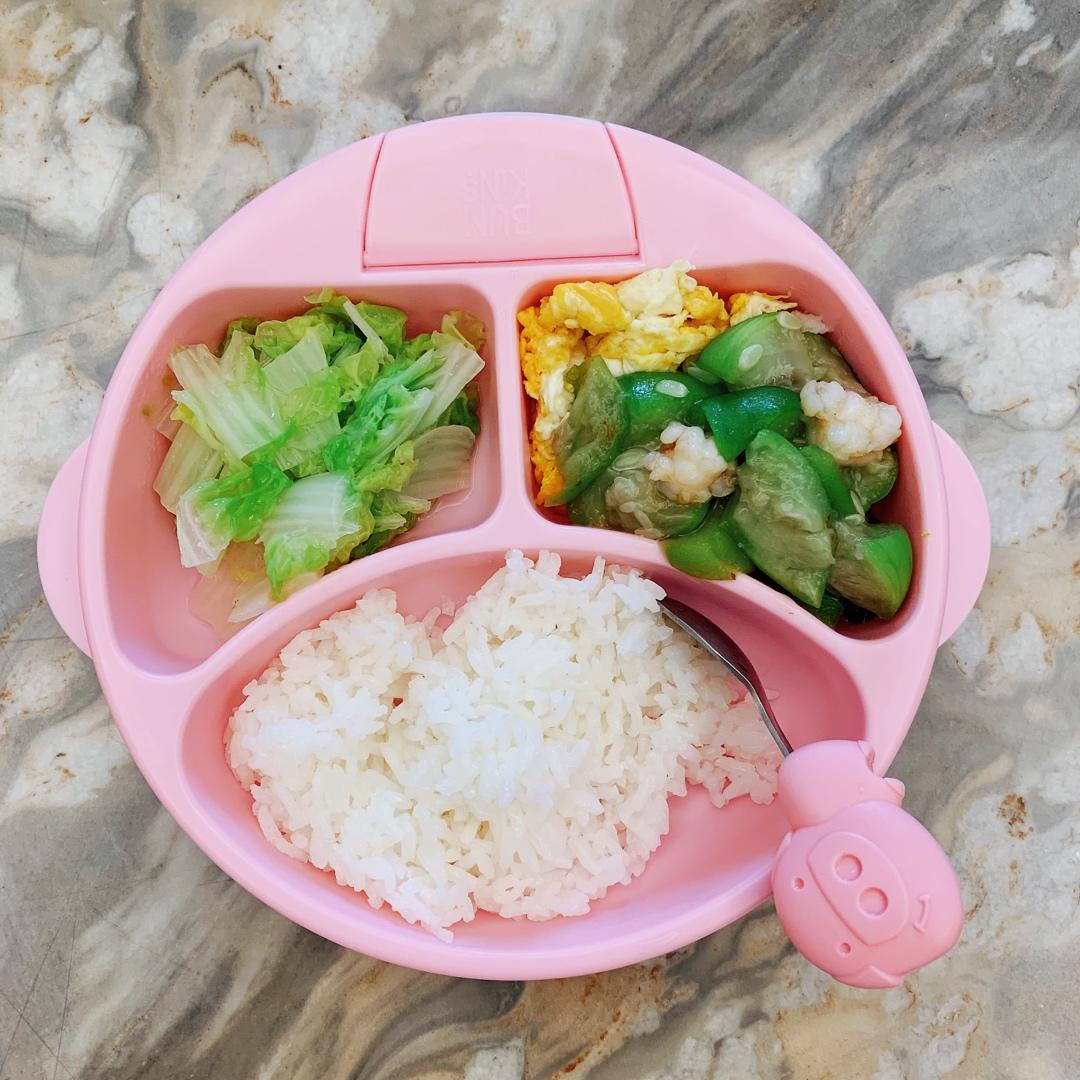 皮卡宝宝爱吃饭