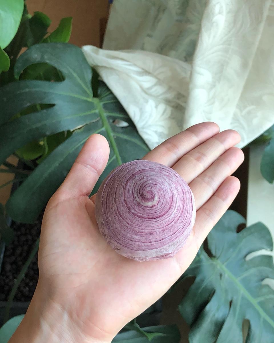 千层彩色蛋黄酥