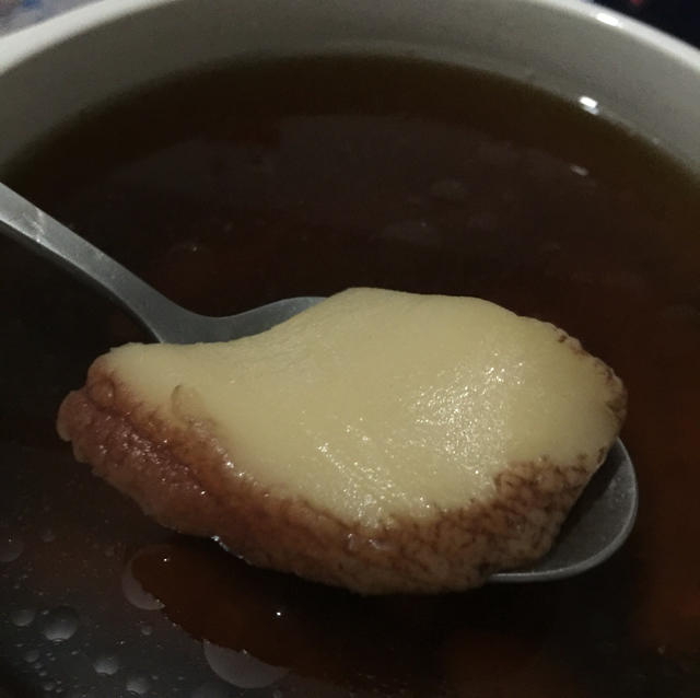 响螺片海底椰片小鱼翅猪尾汤