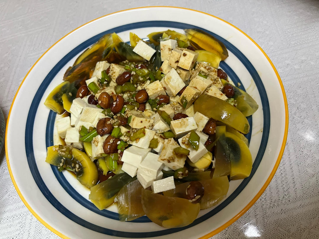 皮蛋拌豆腐