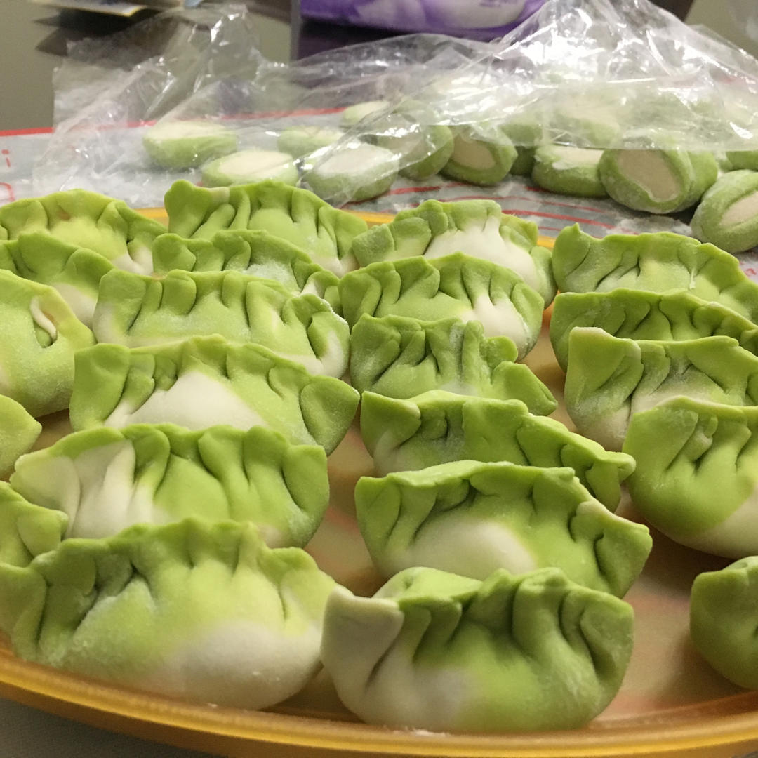翡翠白玉白菜饺子详细版（附翡翠白玉白菜饺子包法，翡翠白玉饺子皮两种制法，面包机和面，翡翠白玉烧卖，各种馅料搭配）
