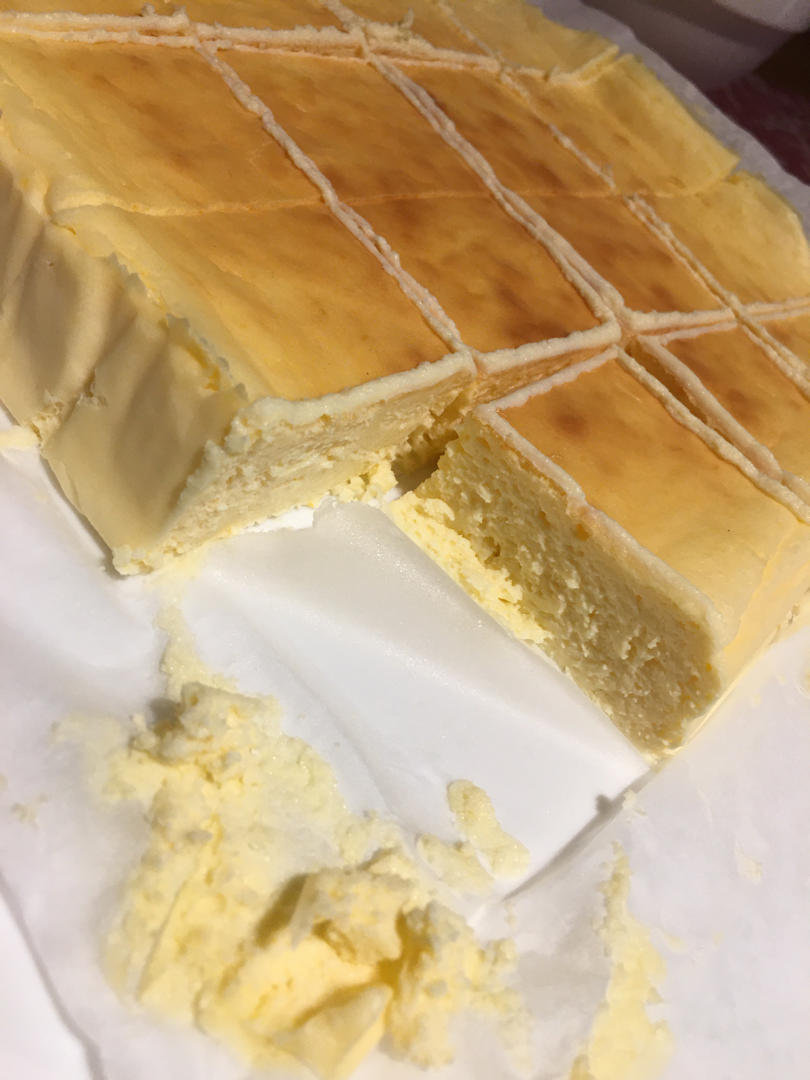 一晚上的等待果然是值得的，这是一款好吃的芝士蛋糕