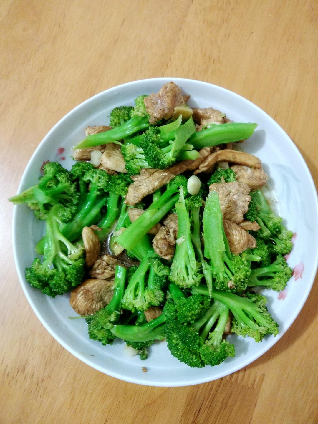 西兰花胡萝卜炒肉