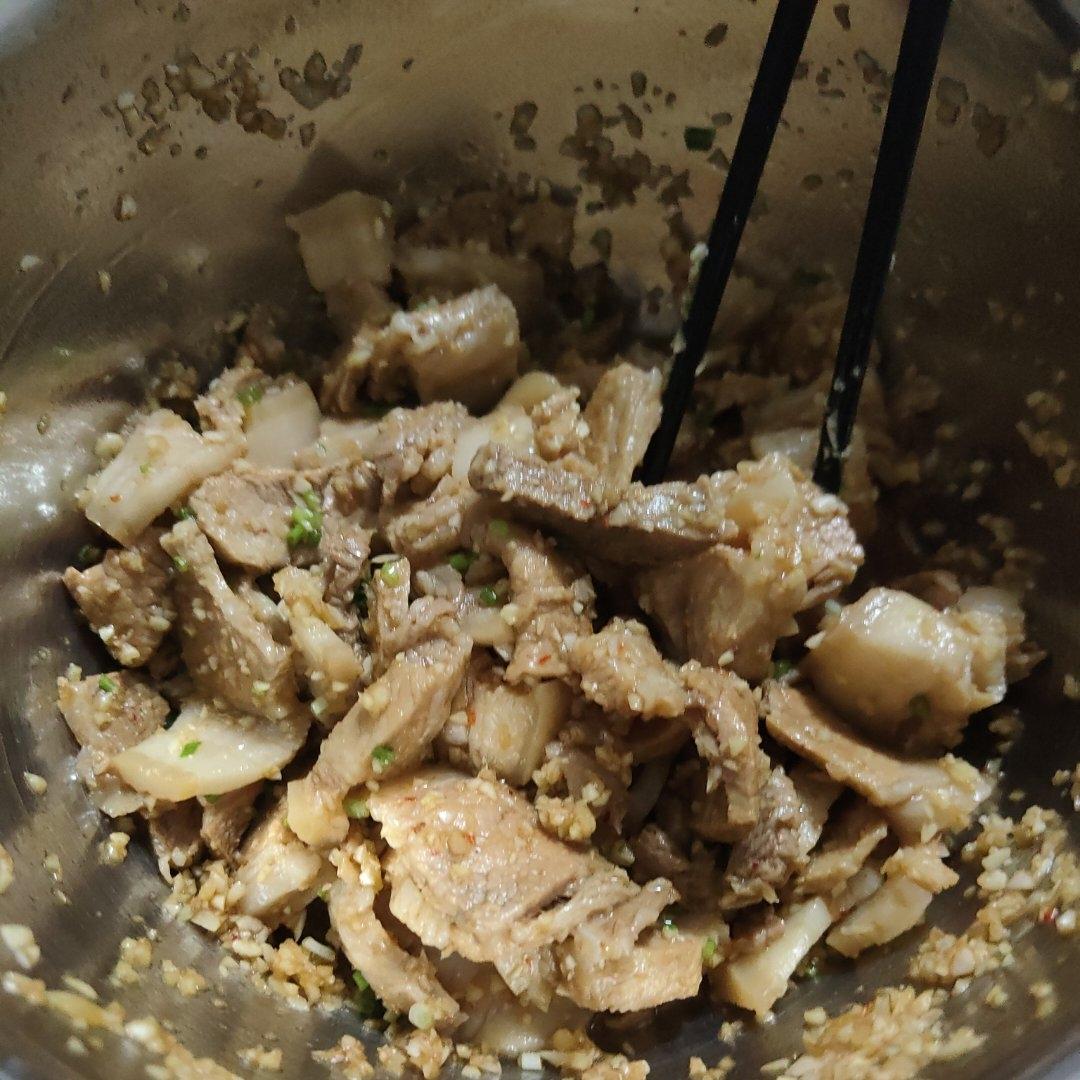 有时候，真的忍不住，搞一盘蒜泥白肉