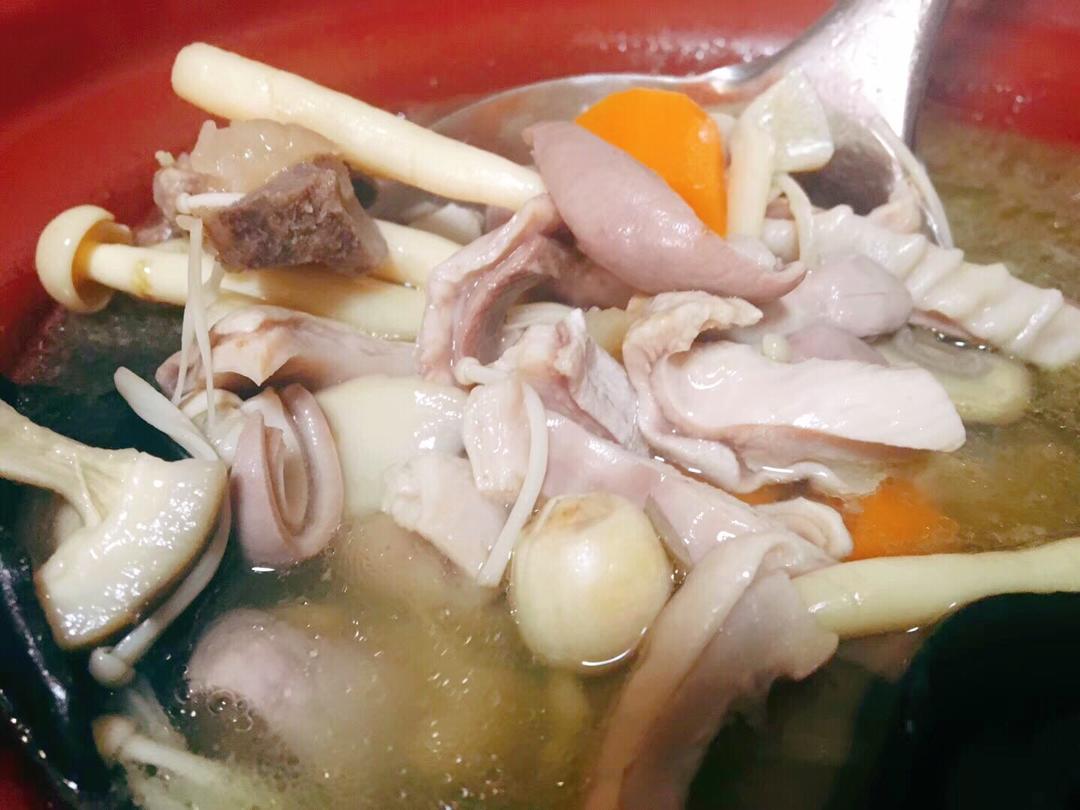 肚具一格-猪肚排骨菌菇汤的做法 步骤6