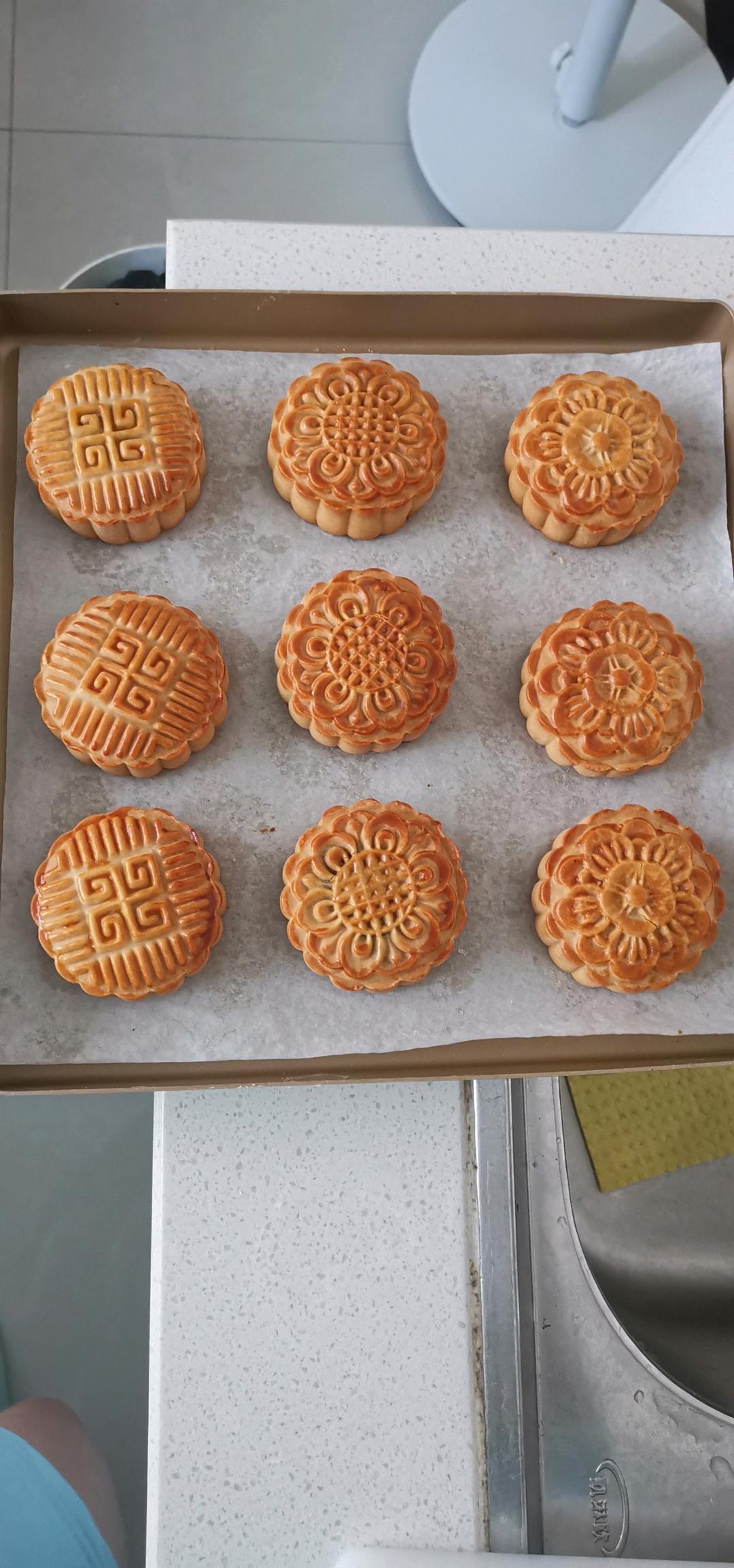 广式月饼—蛋黄莲蓉月饼
