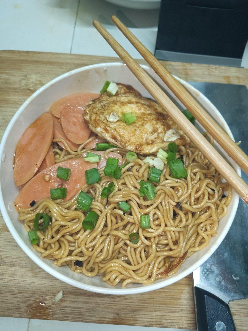 香到舔盘子🉐️荷包蛋焖面🍜超满足❗️