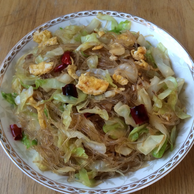 包菜粉丝炒鸡蛋