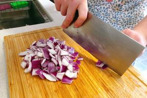 洋葱青椒牛肉粒的做法 步骤4