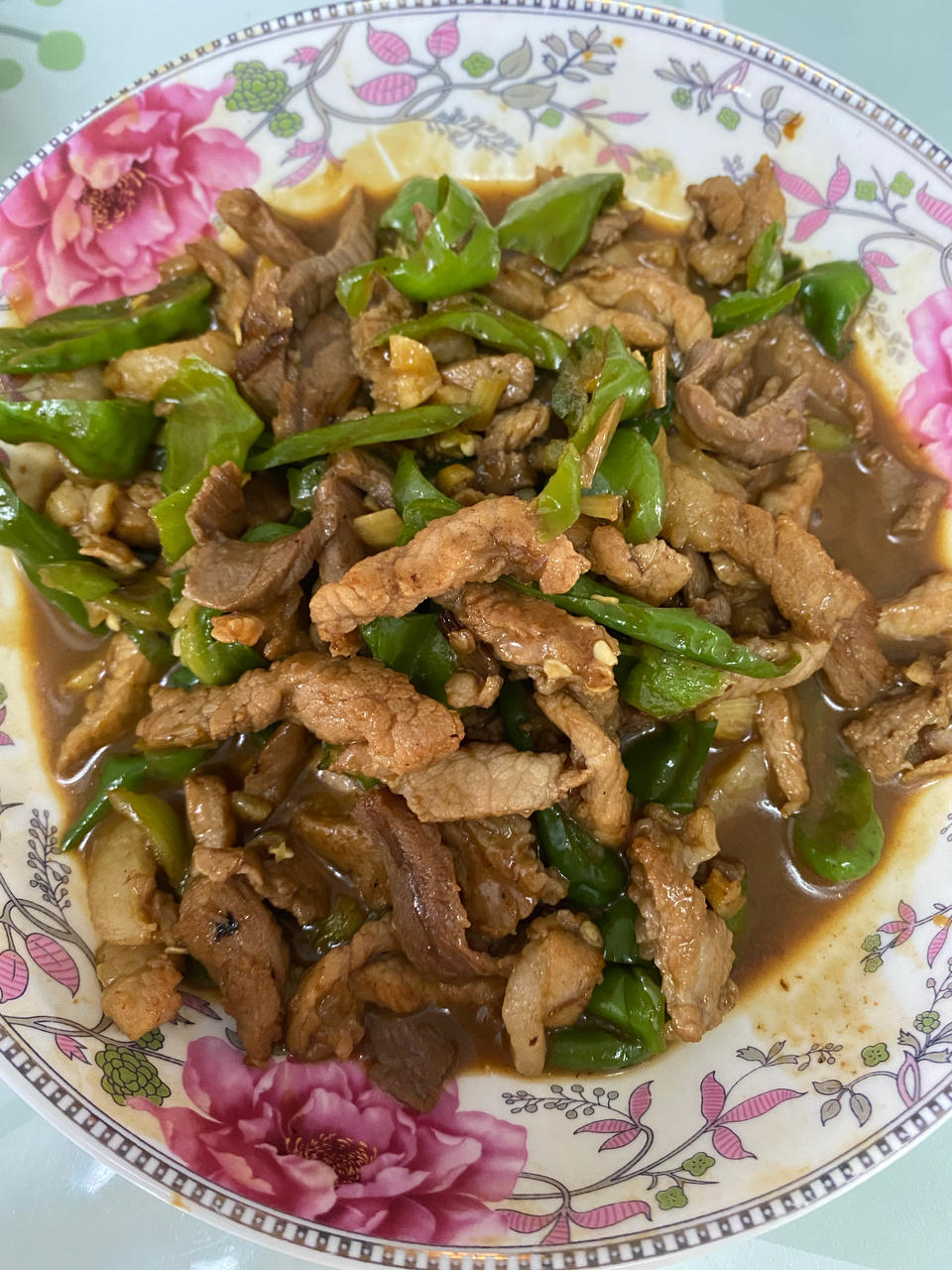 巨下饭的尖椒肉丝好吃得一碗接一碗