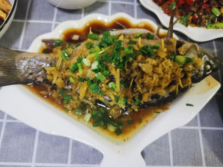 泡椒鲫鱼