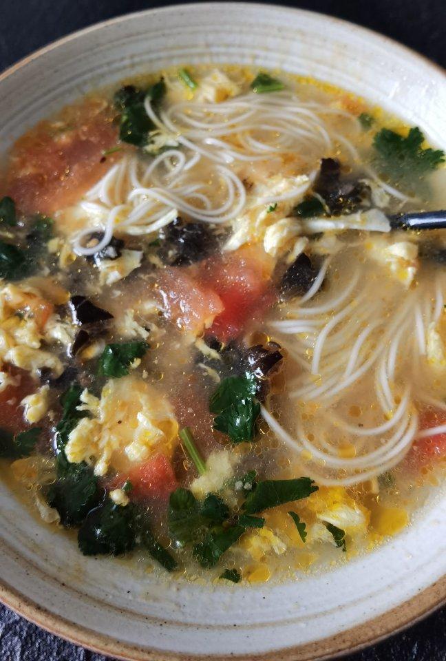 恨不得抱着锅舔的番茄鸡蛋面