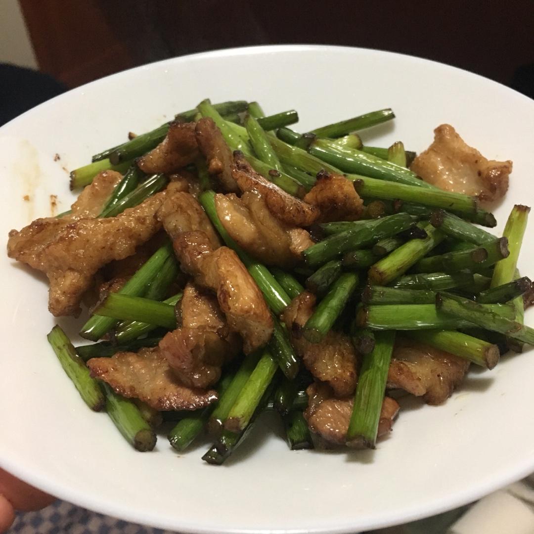 蒜苔炒肉-新手下厨 Fried Pork & Garlic