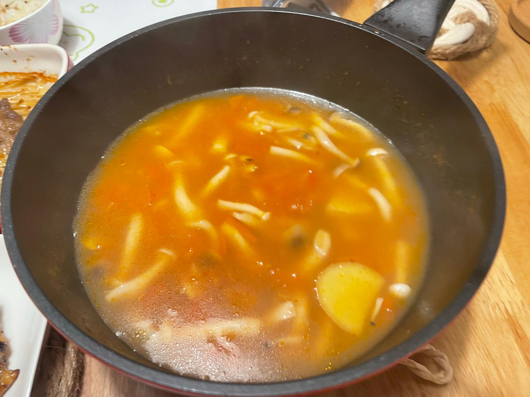 【番茄菌菇蛤蜊汤】鲜到掉舌头
