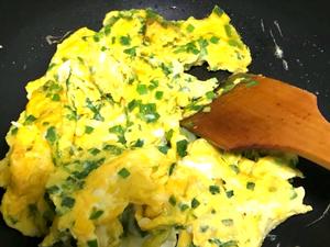 韭菜末炒鸡蛋的做法 步骤4