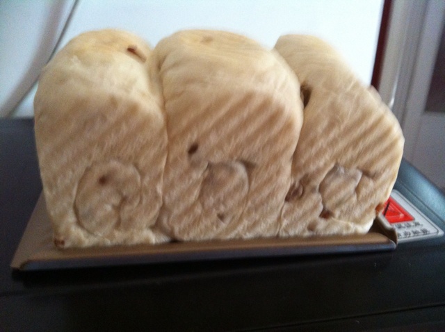 蛋白葡萄干吐司