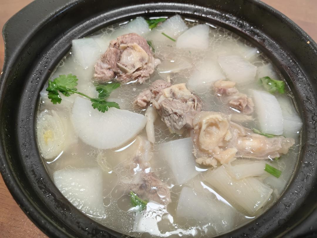 羊肉汤(炖萝卜)