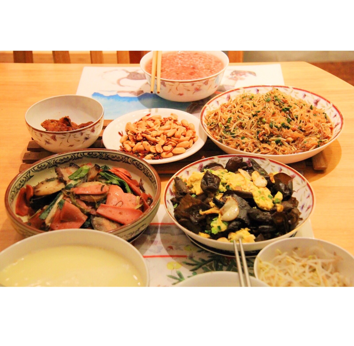 凉拌豆芽粉,火腿蒜苗炒腊肉,木耳炒蛋#两人餐##晚餐2015年4月1日