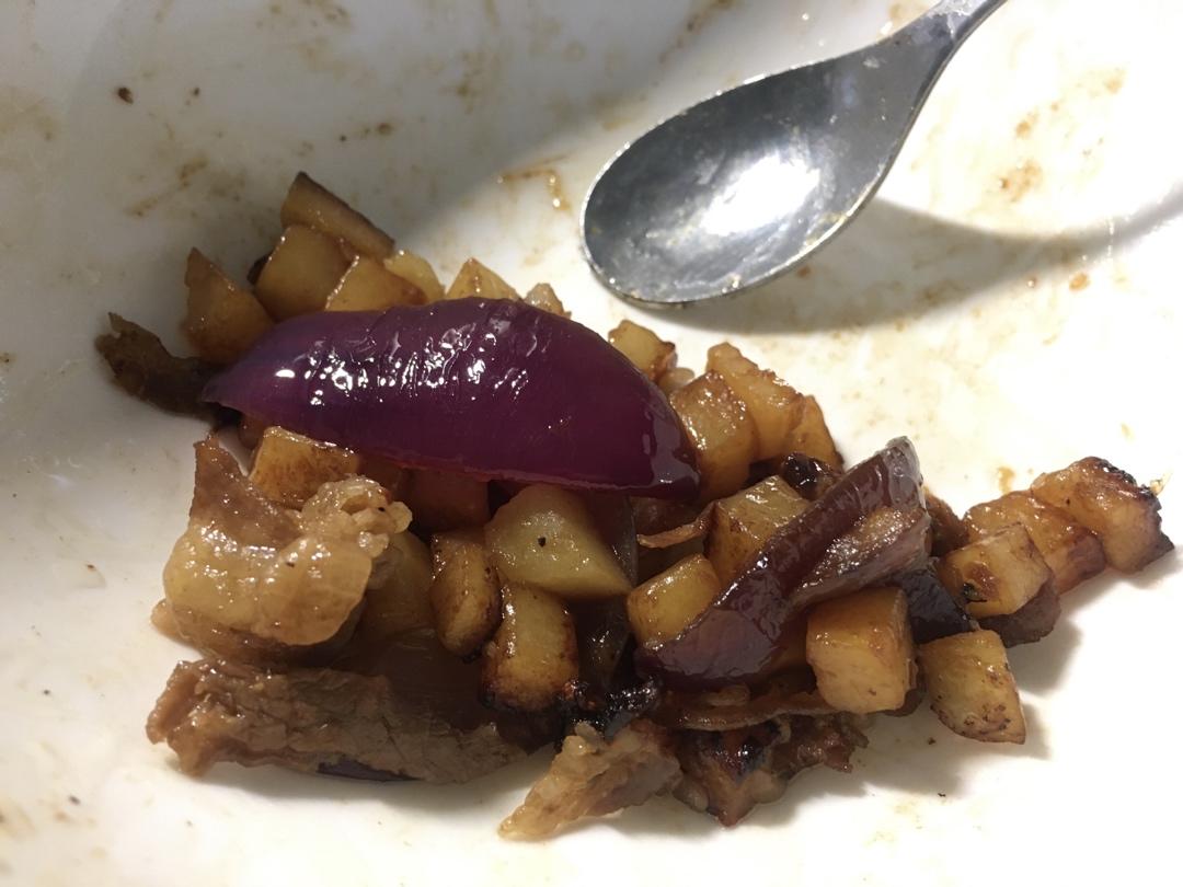 好吃到舔碗底的土豆肥牛拌饭