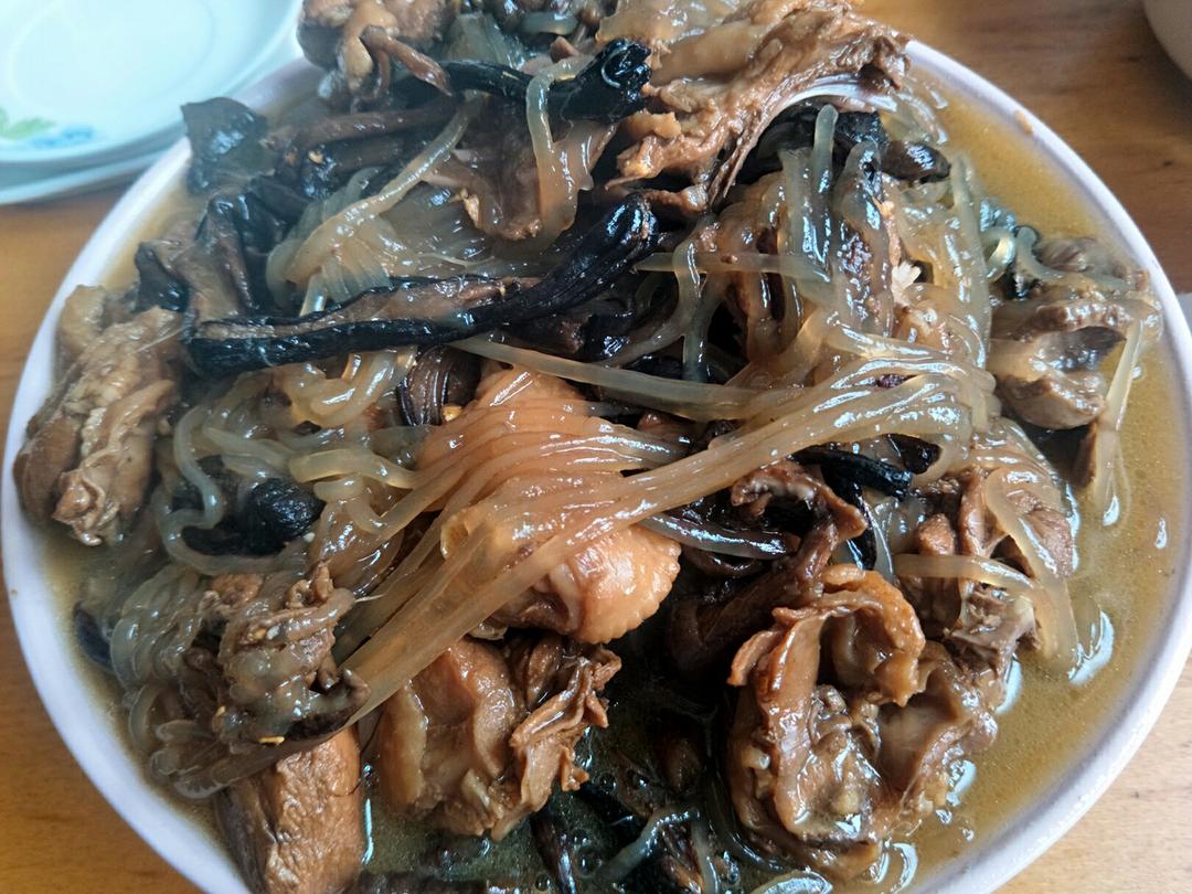 小鸡炖蘑菇