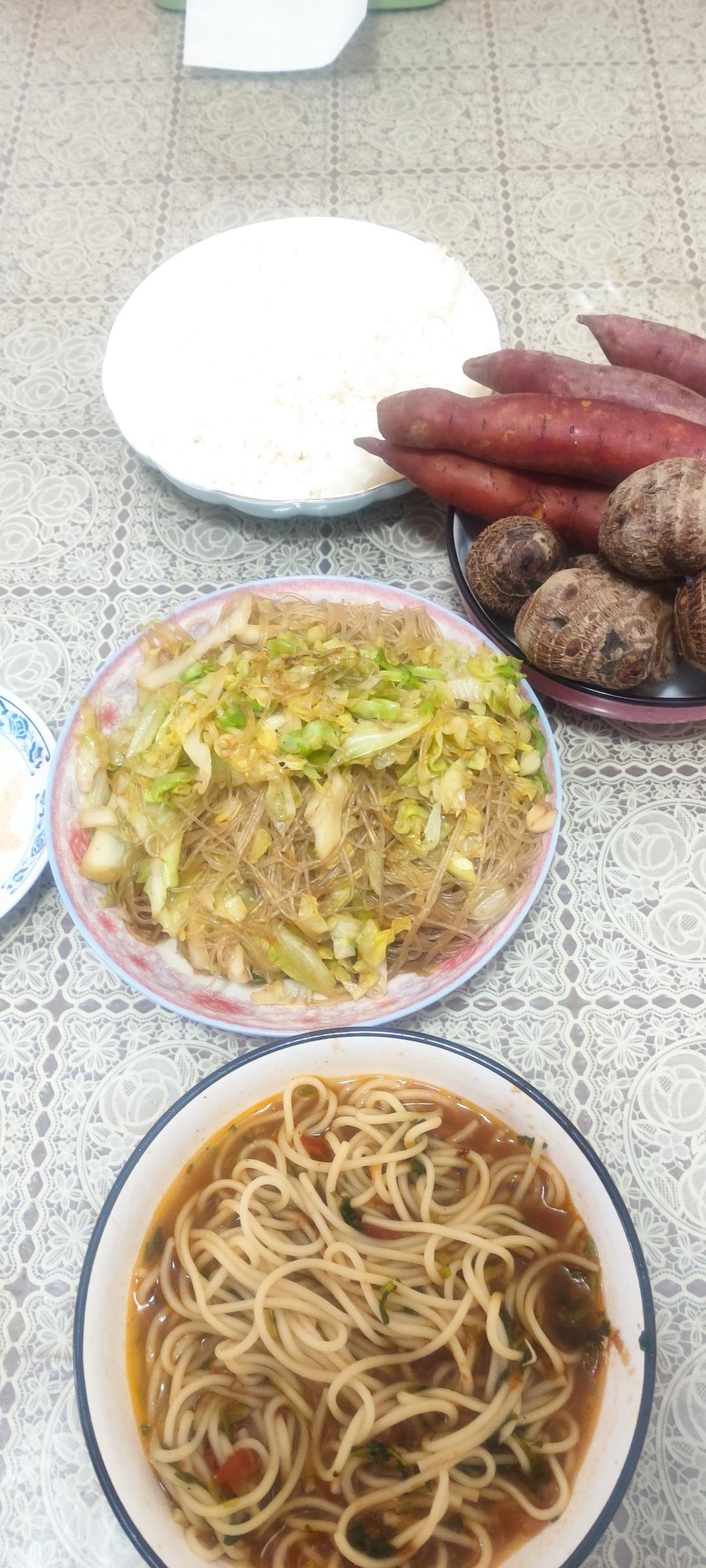 最近爱吃粉丝粉条～包菜炒粉丝