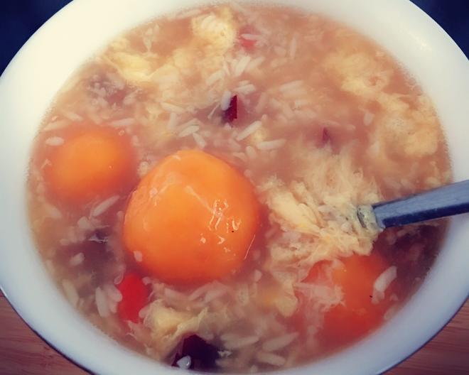 醪糟南瓜汤圆枸杞红枣蛋花汤的做法