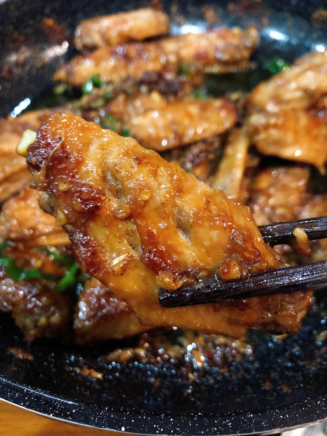 香煎蒜香鸡翅(无需烤箱的做法