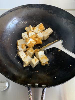 咸蛋黄豆腐（消灭咸鸭蛋）的做法 步骤6