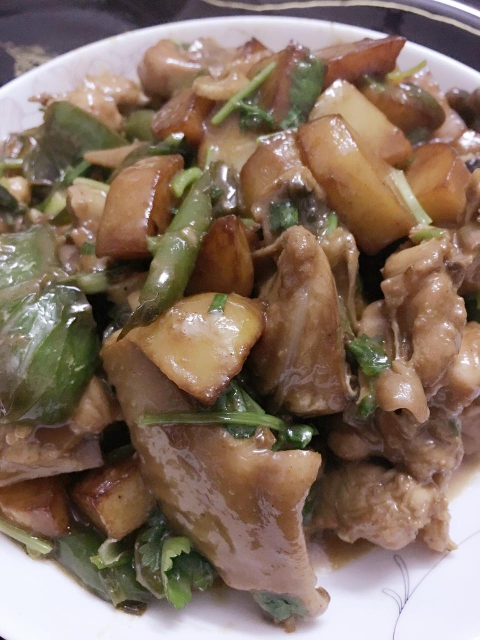 土豆丁焖鸡