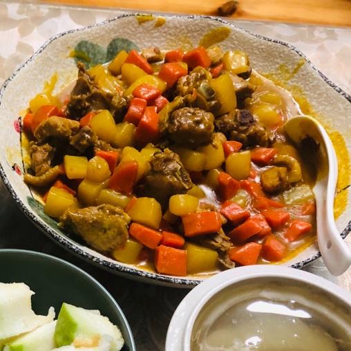 咖喱土豆鸡块