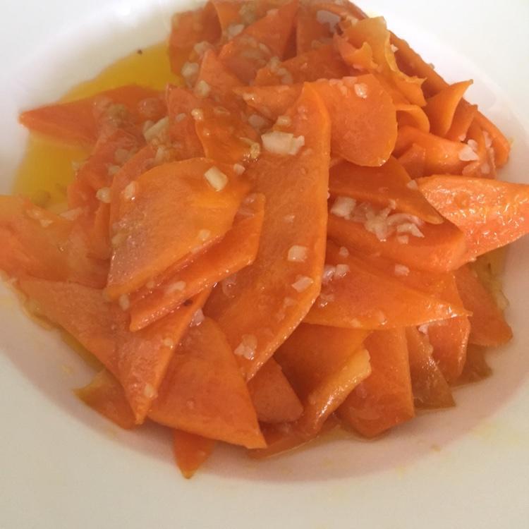 蒜蓉胡萝卜～炒鸡简单并且炒鸡好吃的做法