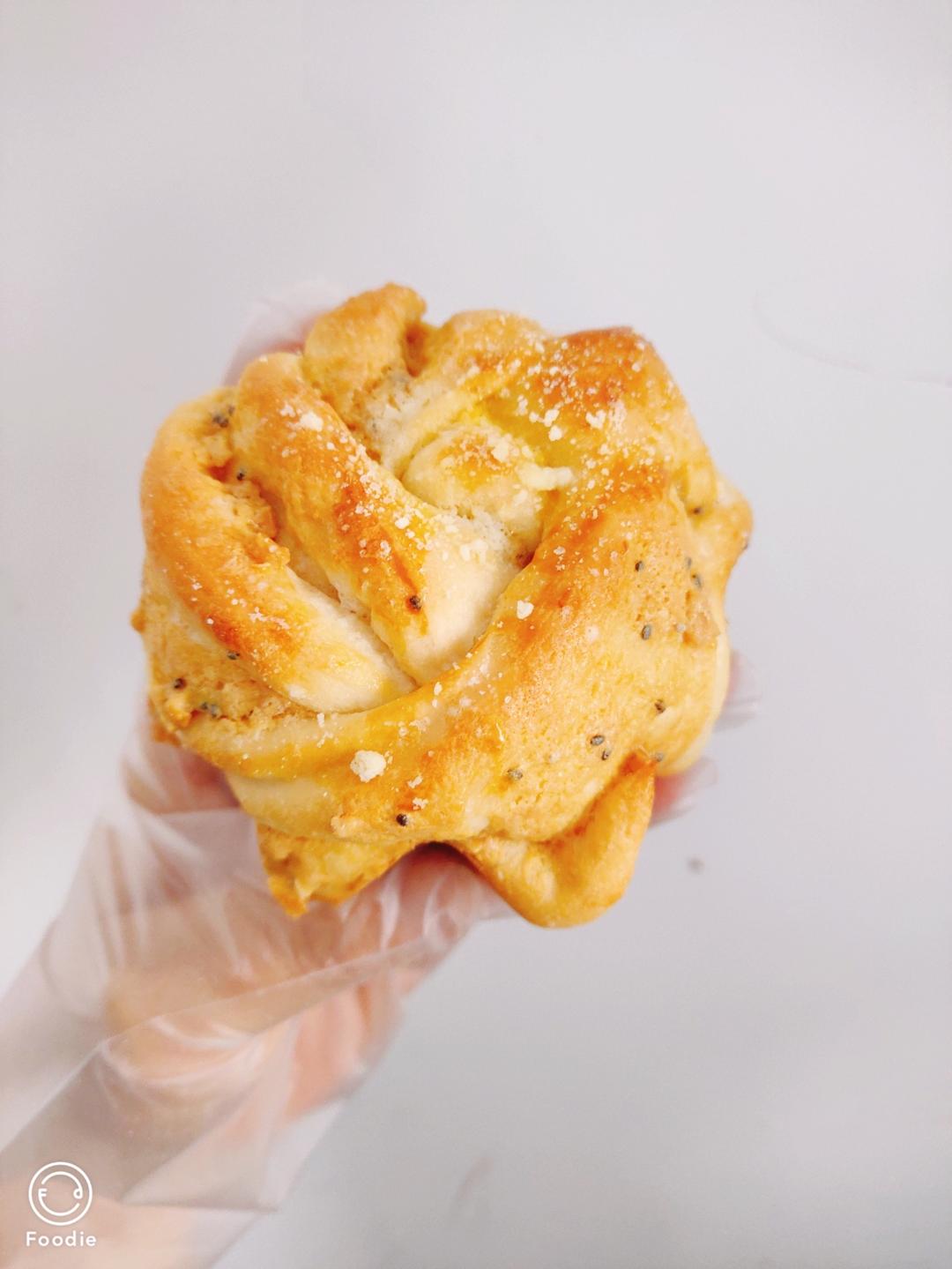 鲜奶花生手撕面包