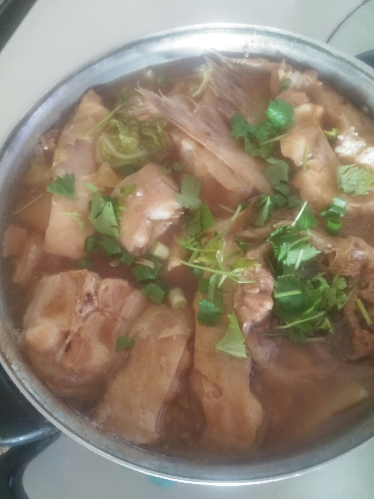 酱香鮰鱼火锅的做法
