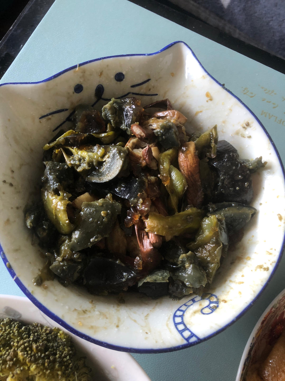 擂辣椒皮蛋茄子