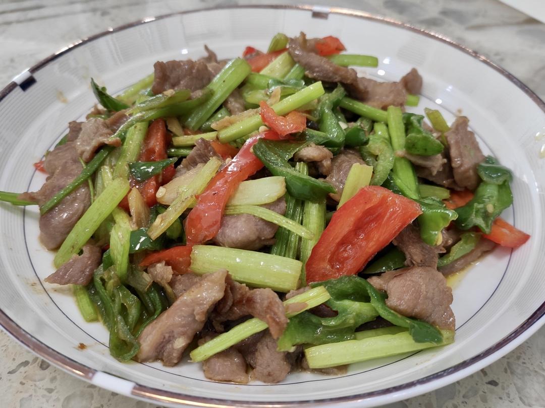芹菜炒肉