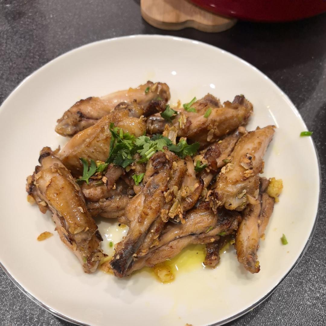 蒜香鸡翅，这才是鸡翅最好吃的做法