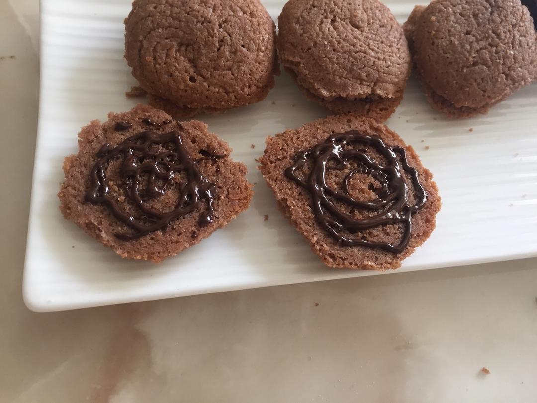 枫糖酱杏仁巧克力夹心饼干