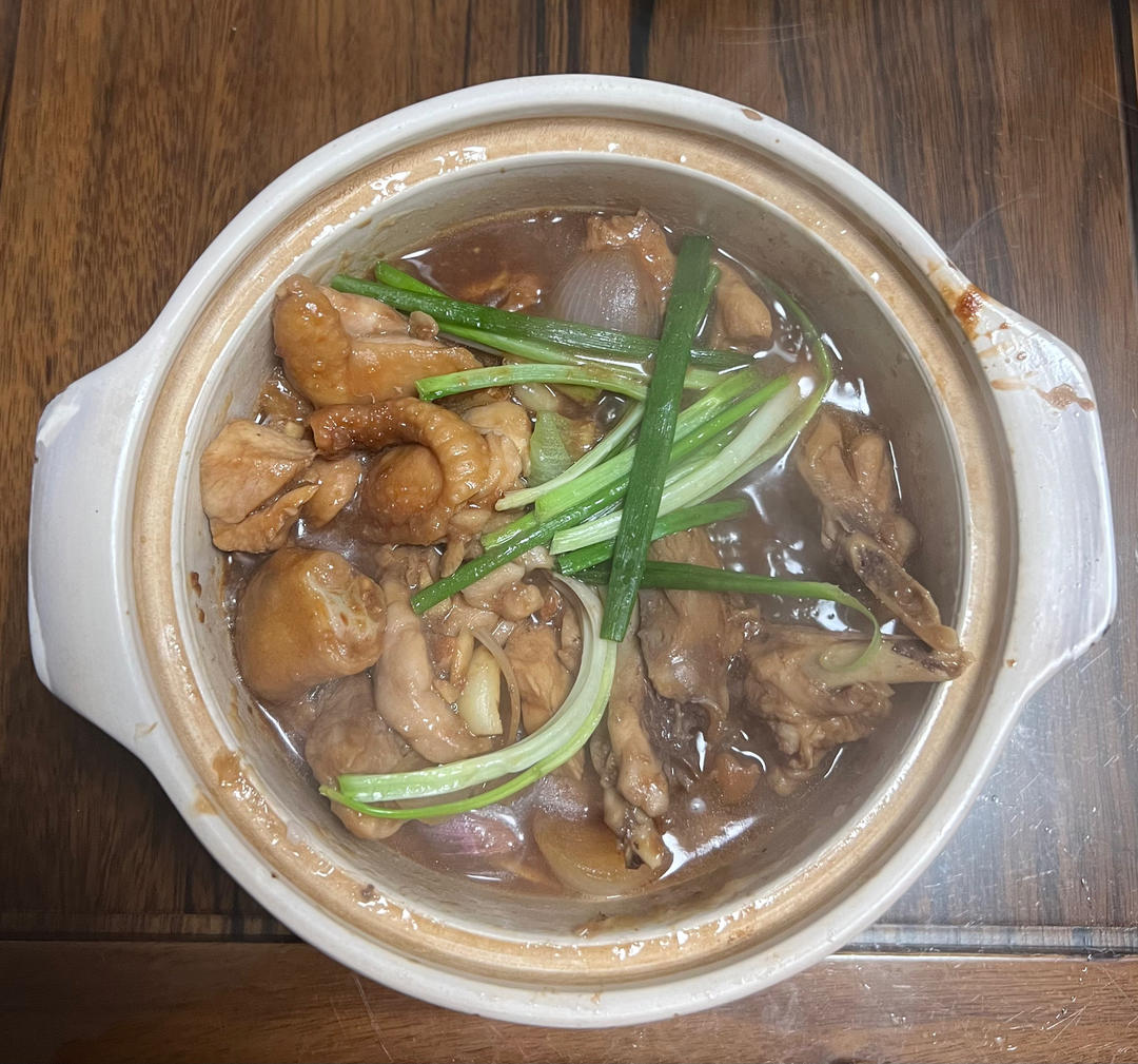 香味十足的沙姜鸡煲