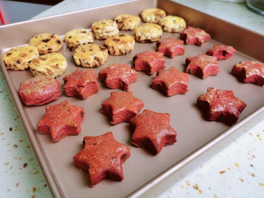 【视频】3分钟 奶油司康Scone(可能是世界上最快手的司康) 消耗淡奶油～