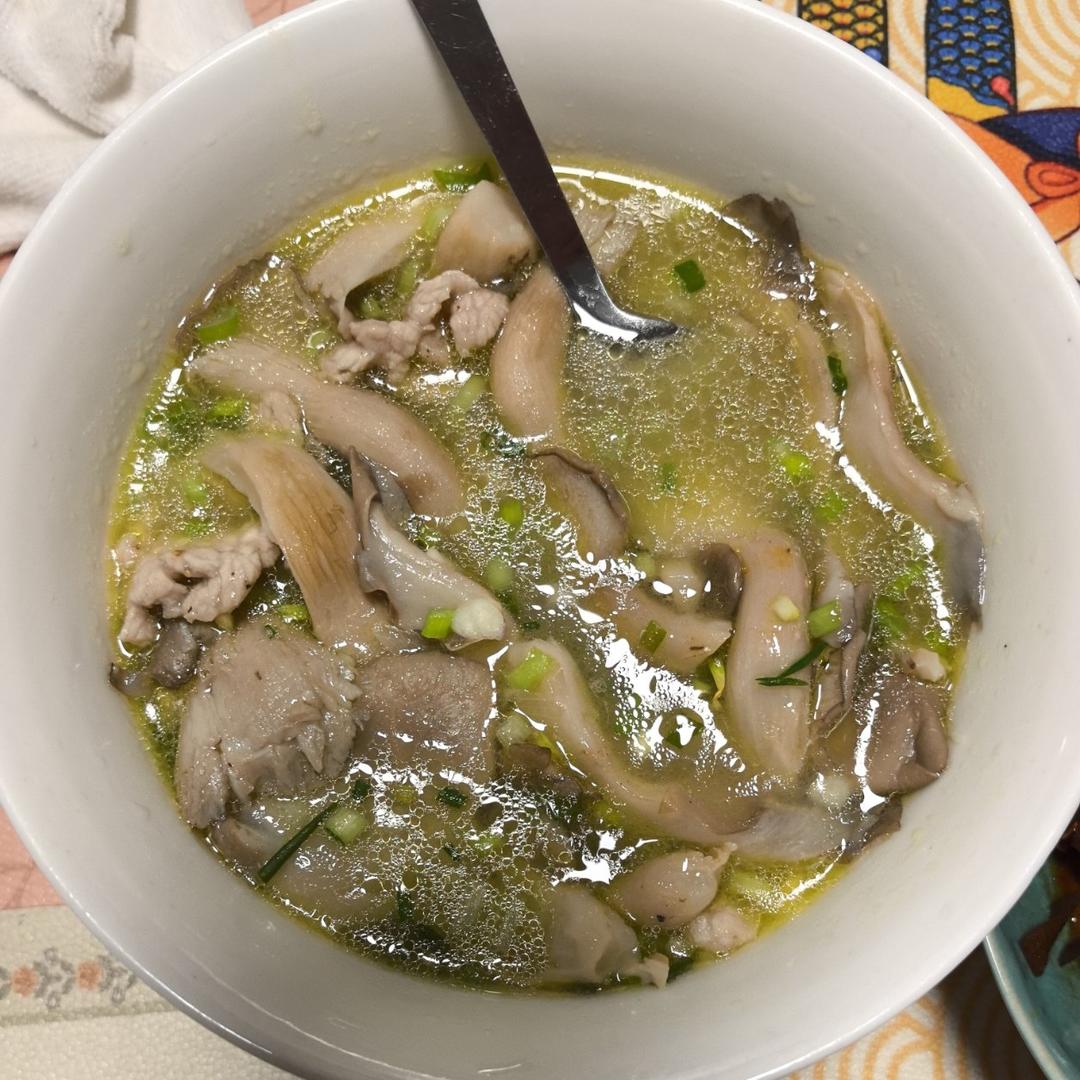 平菇肉片汤