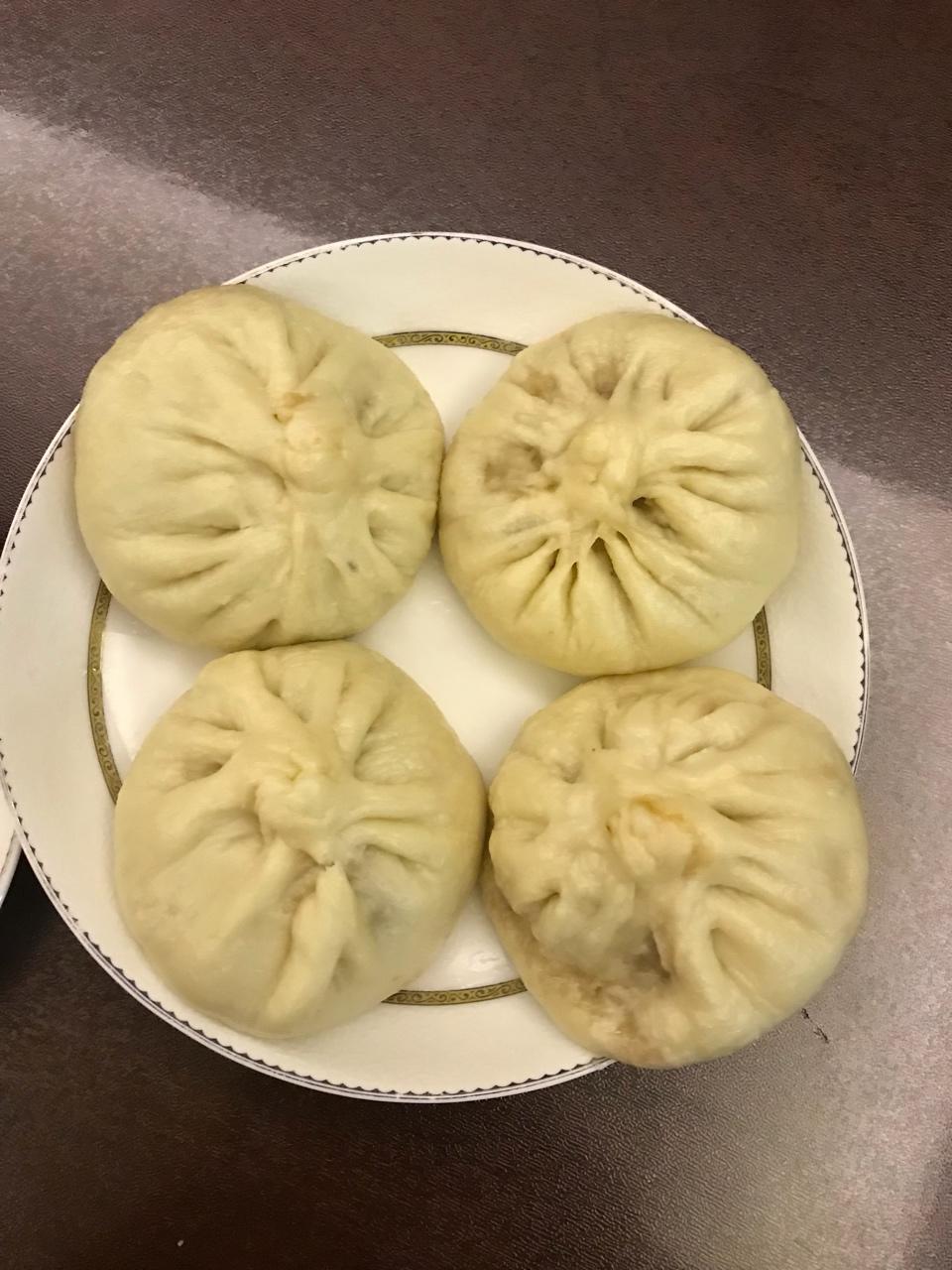 松软多汁的肉包子