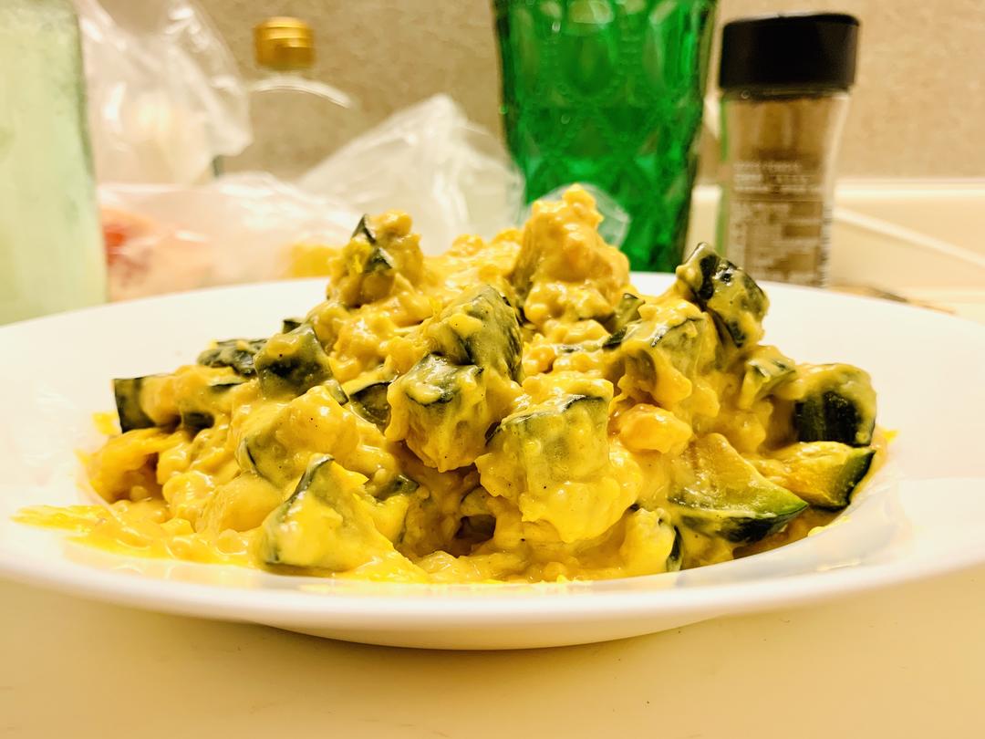 超快手咸蛋黄塔塔酱拌南瓜色拉