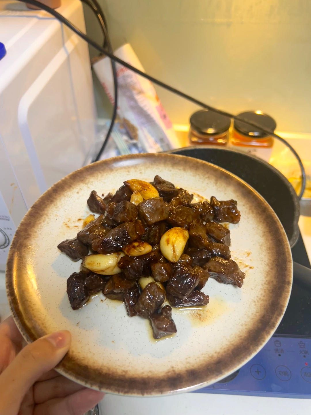 好吃到舔盘的蒜香黑椒牛肉粒